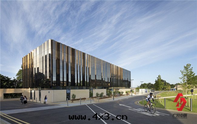 幕牆(qiáng)鋁(lǚ)單闆應(yìng)用(yòng)案(àn)例