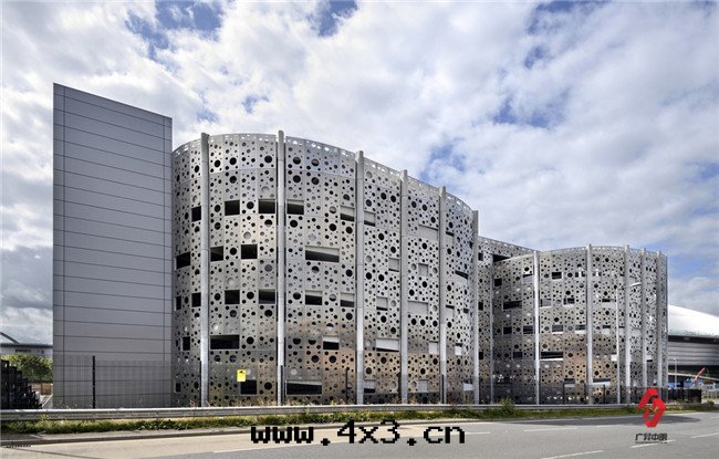 沖孔鋁(lǚ)單闆應(yìng)用(yòng)案(àn)例