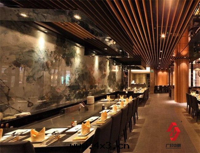 木(mù)纹型材鋁(lǚ)方(fāng)通(tòng)應(yìng)用(yòng)案(àn)例