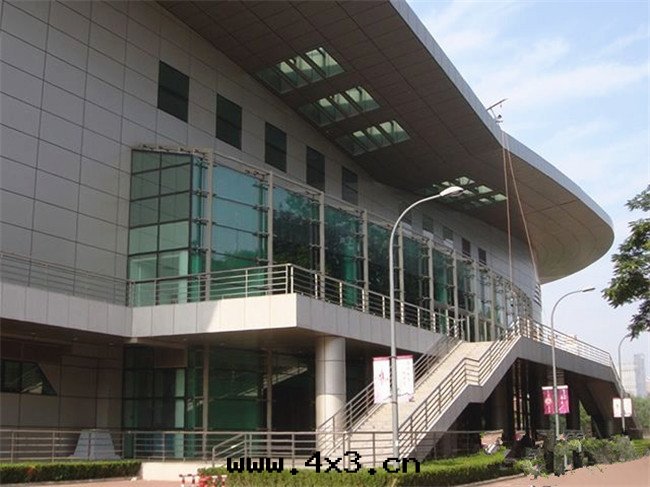 南(nán)開(kāi)大(dà)學(xué)體(tǐ)育館(guǎn)鋁(lǚ)單闆 南(nán)開(kāi)大(dà)學(xué)體(tǐ)育館(guǎn)鋁(lǚ)單闆