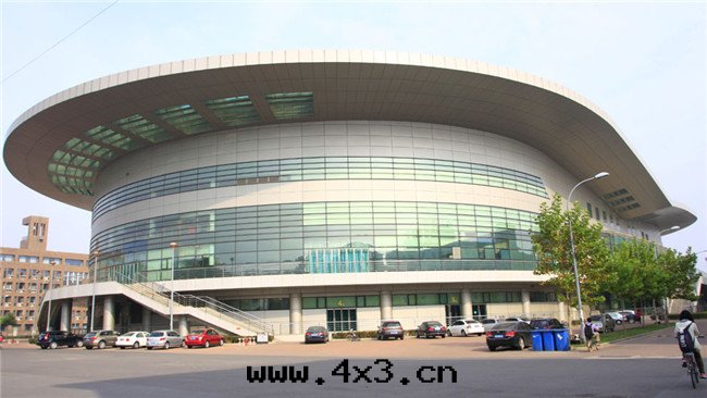 南(nán)開(kāi)大(dà)學(xué)體(tǐ)育館(guǎn)双(shuāng)曲(qū)鋁(lǚ)單闆 南(nán)開(kāi)大(dà)學(xué)體(tǐ)育館(guǎn)双(shuāng)曲(qū)鋁(lǚ)單闆