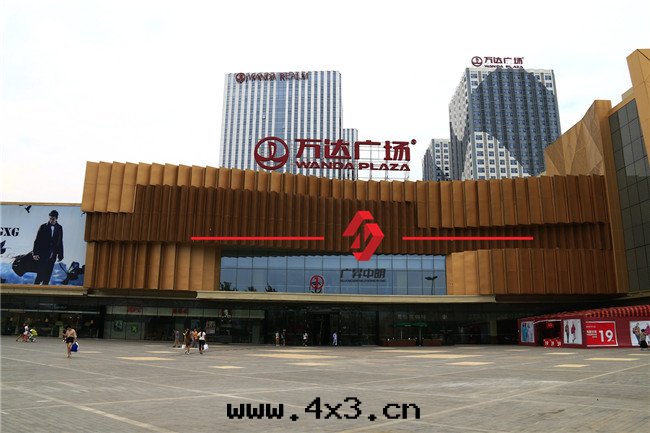 購物(wù)中(zhōng)心(xīn)外(wài)牆(qiáng)鋁(lǚ)單闆